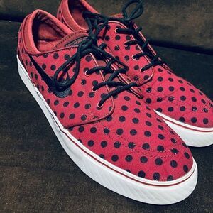 Mint condition NIKE Stefan Janoski Burgundy Black Polka Dot Skateboarding 13 US